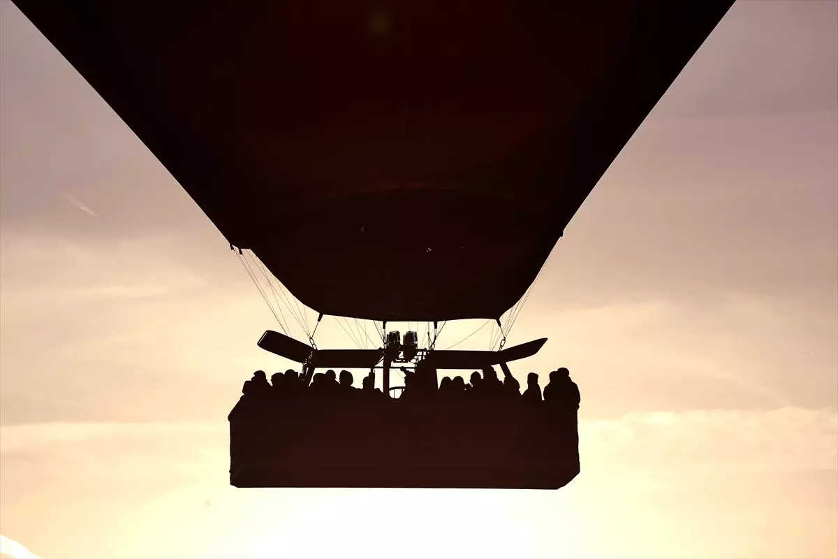 Nevşehir'de öğretmenlere yönelik sıcak hava balon turu düzenlendi