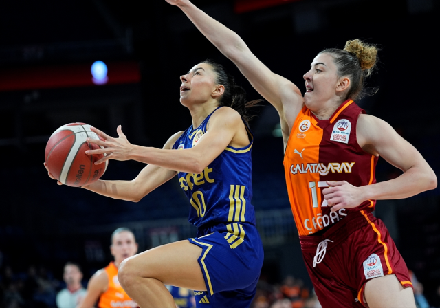 Potadaki kadınlar derbisinde Fenerbahçe, Galatasaray'ı devirdi