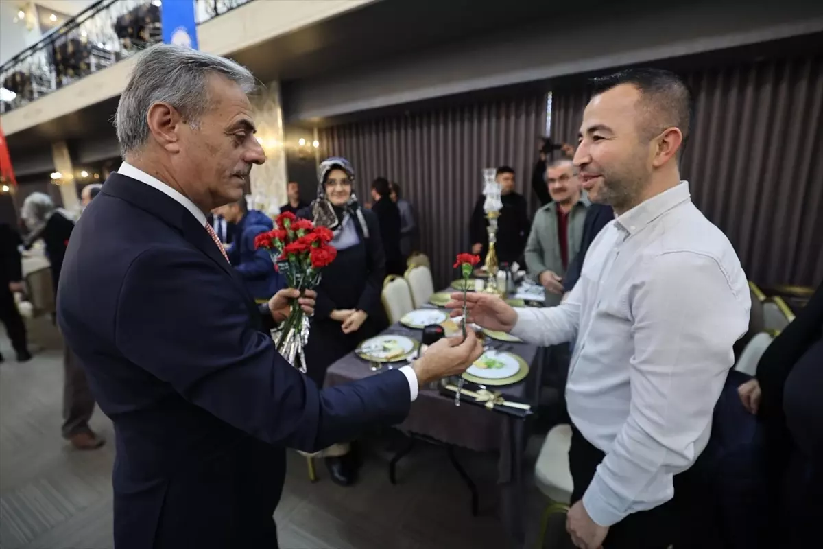 Öğretmenler Günü'nde Eğitimcilerle Buluşma ve Sanat Sergisi