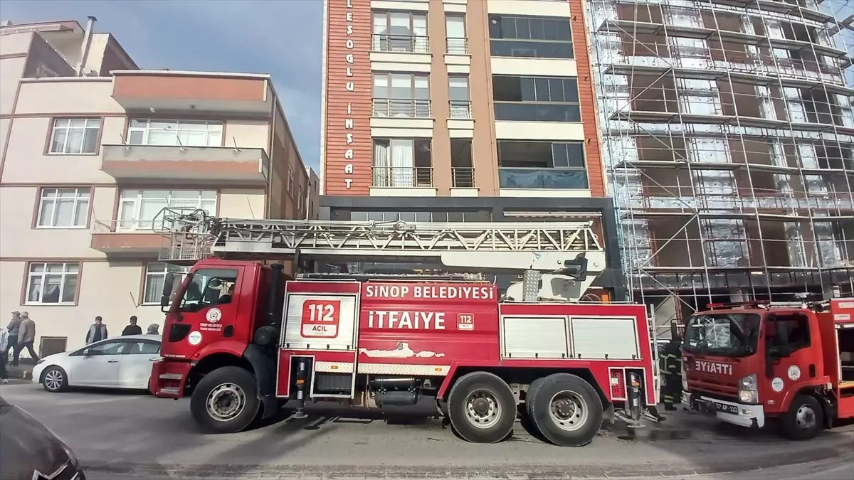 Sinop'ta Apartman Dairesinde Yangın