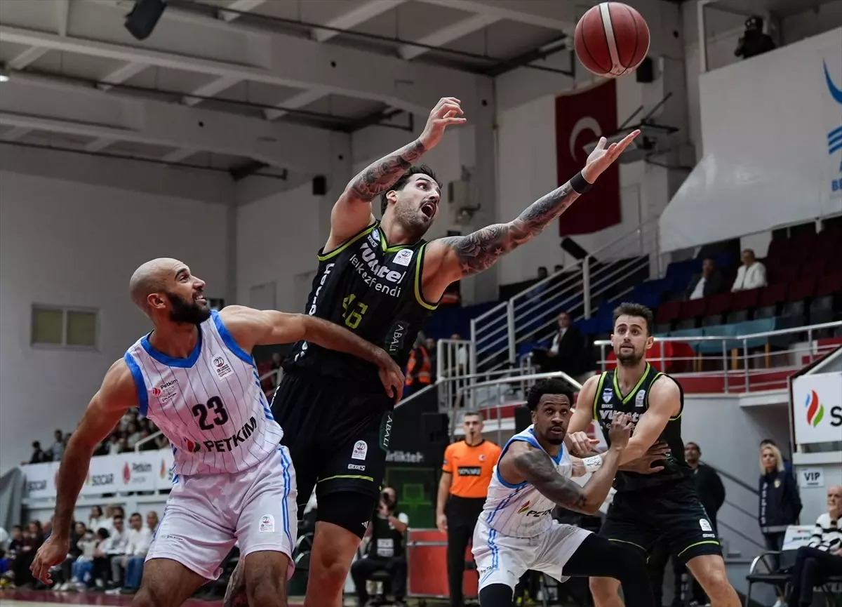 Yukatel Merkezefendi Belediyesi Basket, Aliağa Petkimspor'u 81-73 Yendi