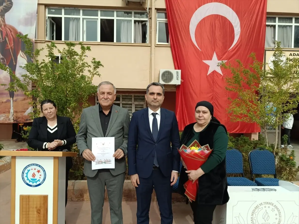 Adana'da Öğretmenler Günü'nde şehit olan polis memuru adını taşıyan okulda anıldı