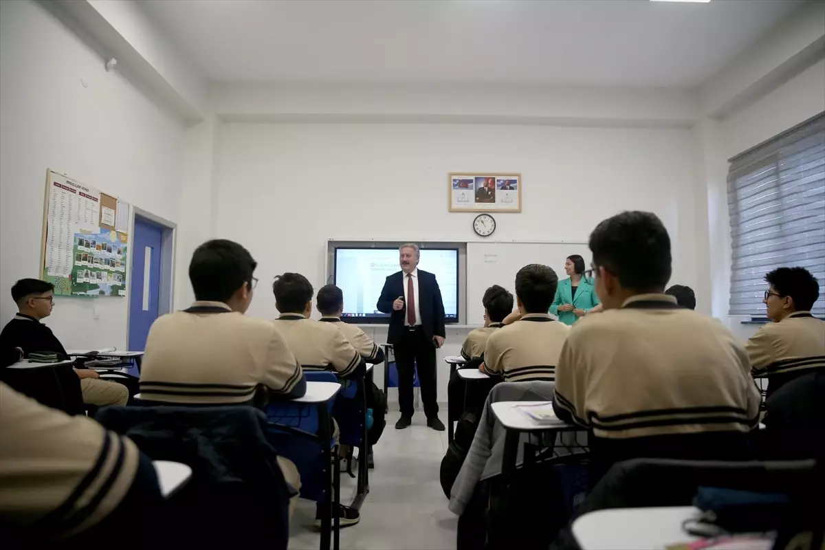 Kayseri'de Havacılık ve Uzay Teknolojileri Lisesi Açıldı