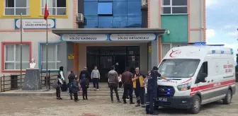 Bursa'da 23 Öğrenci Gıda Zehirlenmesi Şüphesiyle Hastaneye Kaldırıldı