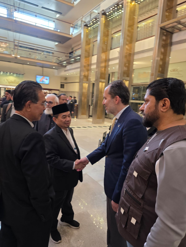 Erbakan's 8-minute speech made a significant impact at the conference in Pakistan