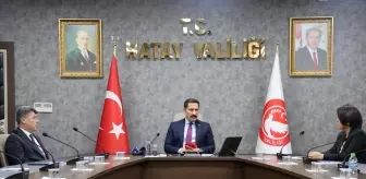 Hatay Valisi, Öğretmenler Günü'nde Deprem Sürecindeki Öğretmenleri Onurlandırdı