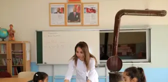 Fedakar Öğretmen Gaziantep'te Öğrencileri İçin Günde 34 Kilometre Yol Kat Ediyor