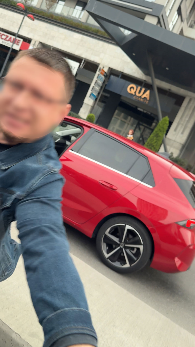 He was about to lose his life while trying to attack the driver he argued with at the red light