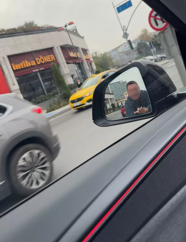 He was about to lose his life while trying to attack the driver he argued with at the red light