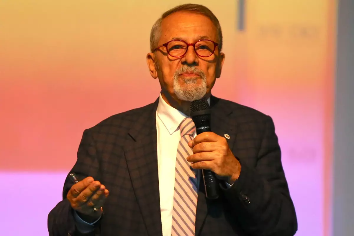 Naci Görür'ü küplere bindiren yazı: Bana ait değildir, kınıyorum