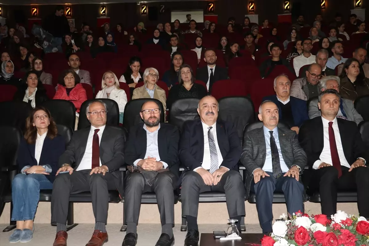 Trabzon Üniversitesi'nde 24 Kasım Öğretmenler Günü Kutlandı