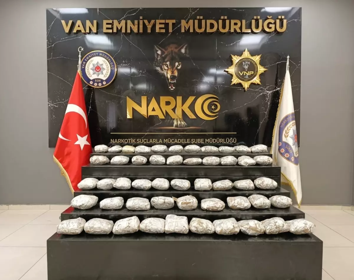 VAN'da Uyuşturucu Operasyonu: 134 Kilo İlaç Ele Geçirildi