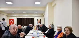 Vezirköprü'de Emekli Öğretmenler İçin Yemek Programı Düzenlendi