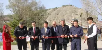 Zara'da 24 Kasım Öğretmenler Günü Kutlandı