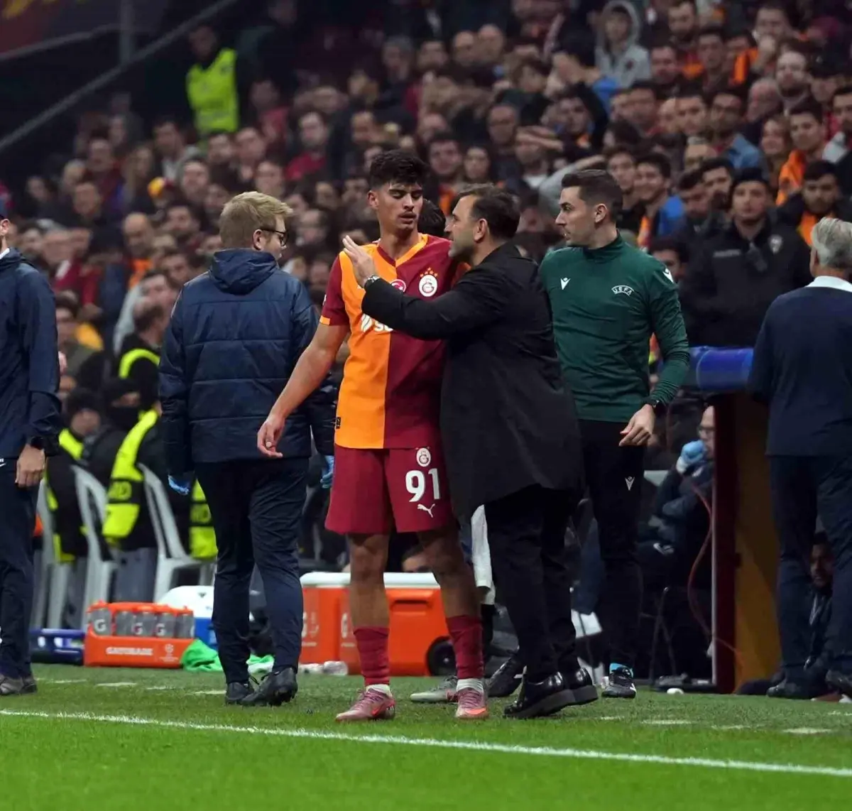 Galatasaray'ın Genç Yıldızı Arda Ünyay, Şampiyonlar Ligi'nde İlk Maçına Çıktı