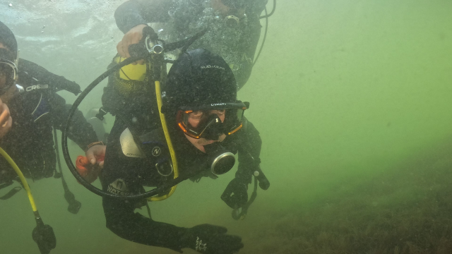 The mayor wore a diver's suit and went underwater: The scene he saw surprised him