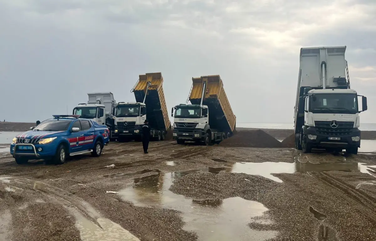 Manavgat'ta Kum Hırsızlığı: 50 Kamyon Kum Geri Döndürüldü