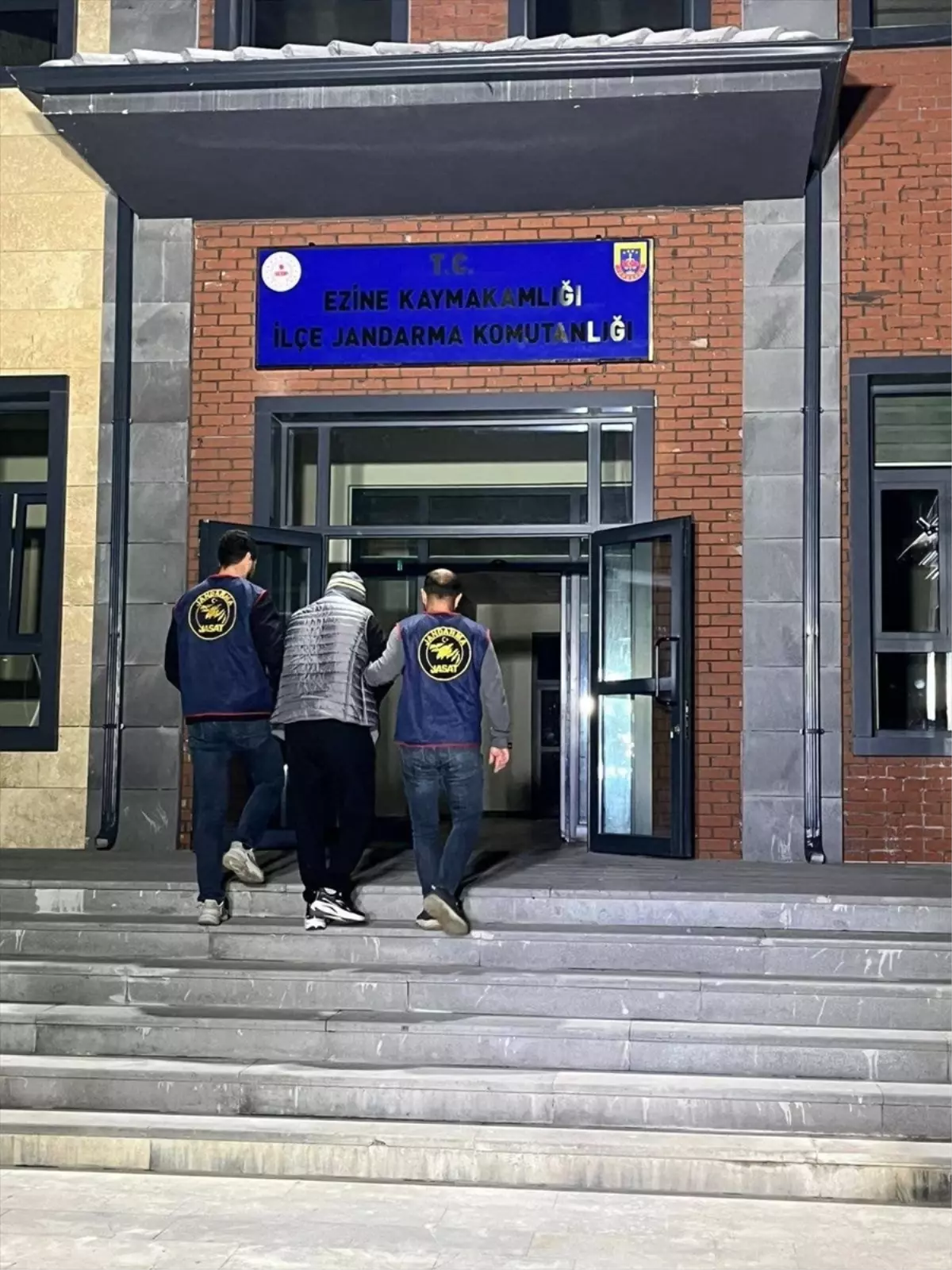 Çanakkale'de Huzur Operasyonları: 17 Zanlı Tutuklandı