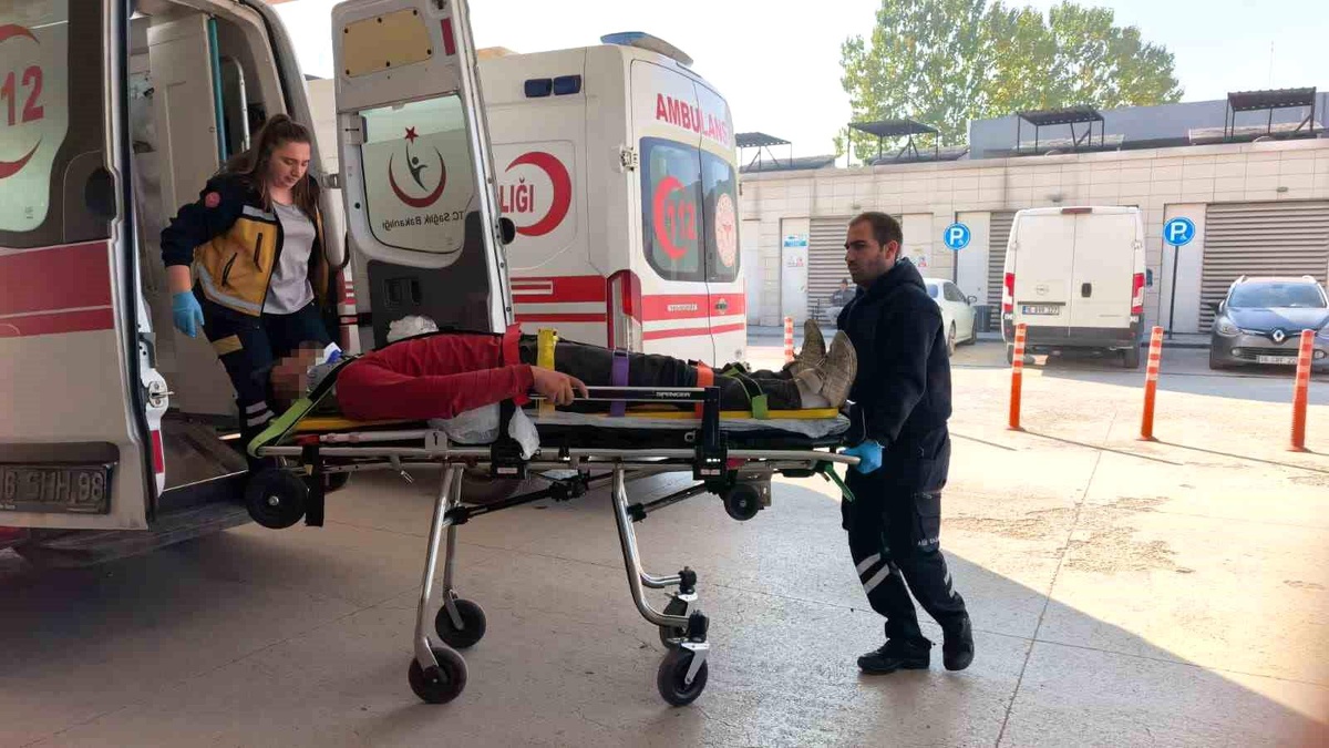 Bursa'da Tır Kazası: Sürücü Yaralandı