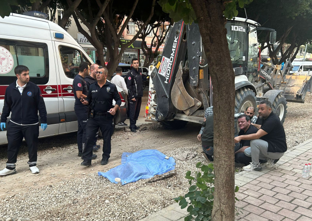 The elderly man who went out to buy bread was crushed under the excavator