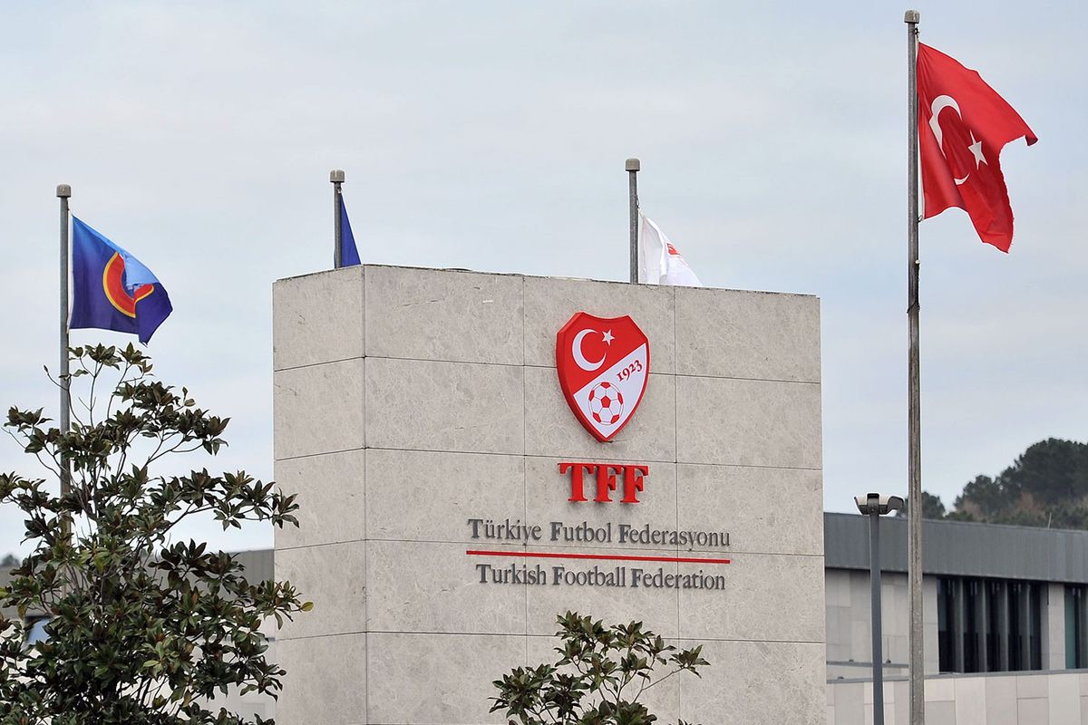 Fenerbahçe'de deprem! Yıldız oyuncu derbi öncesi PFDK'ye sevk edildi