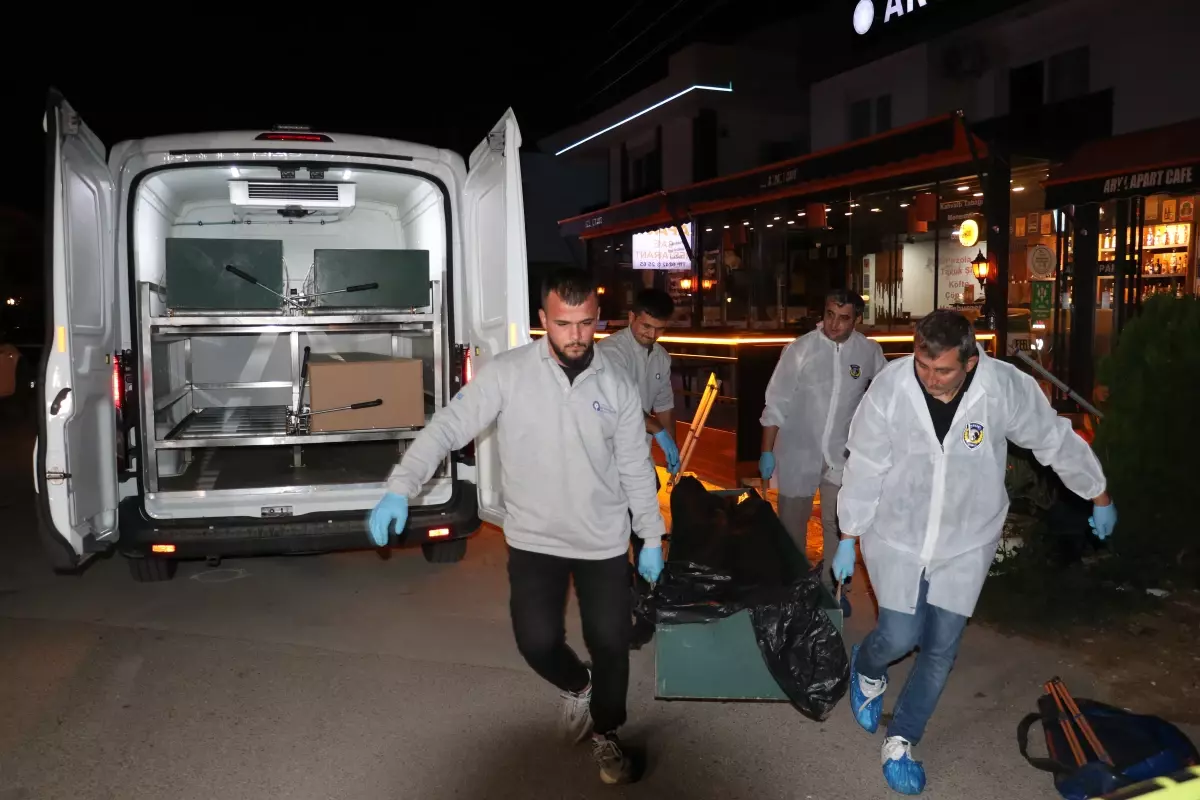 Antalya'da Kuzenler Arasında Silahlı Kavga: Bir Ölü