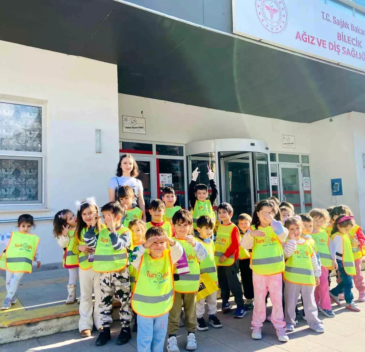 Miniklerden Diş Sağlığı Farkındalığı İçin Eğitici Gezi