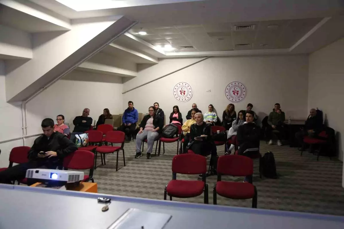 Menteşe Spor Salonu'nda Antrenörlük Eğitimleri Devam Ediyor