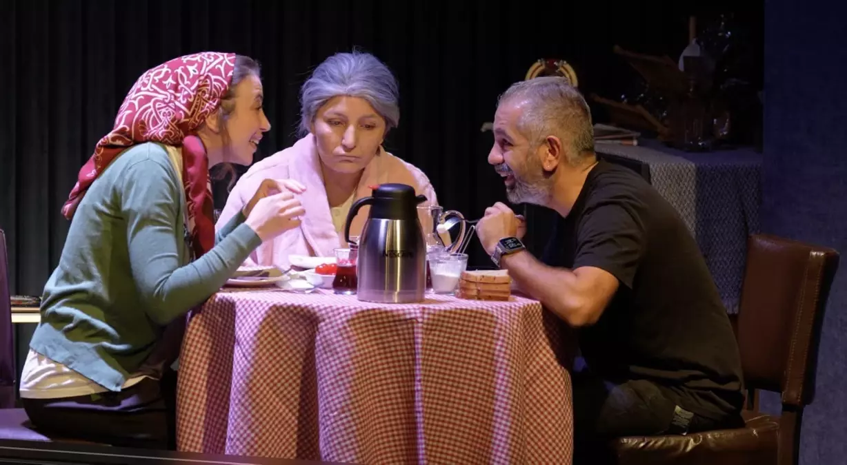 Demans Eğitimi Tiyatro ile VR Teknolojisi ile Destekleniyor