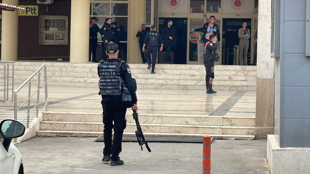 Explosion at Şanlıurfa Courthouse! Many teams were dispatched to the area
