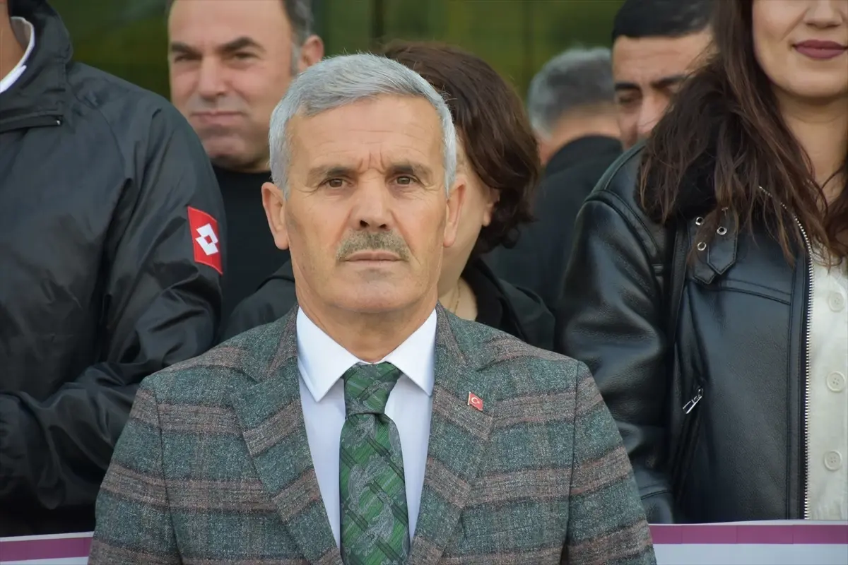 HAK-İŞ Kadına Yönelik Şiddete Karşı Basın Açıklaması Yaptı