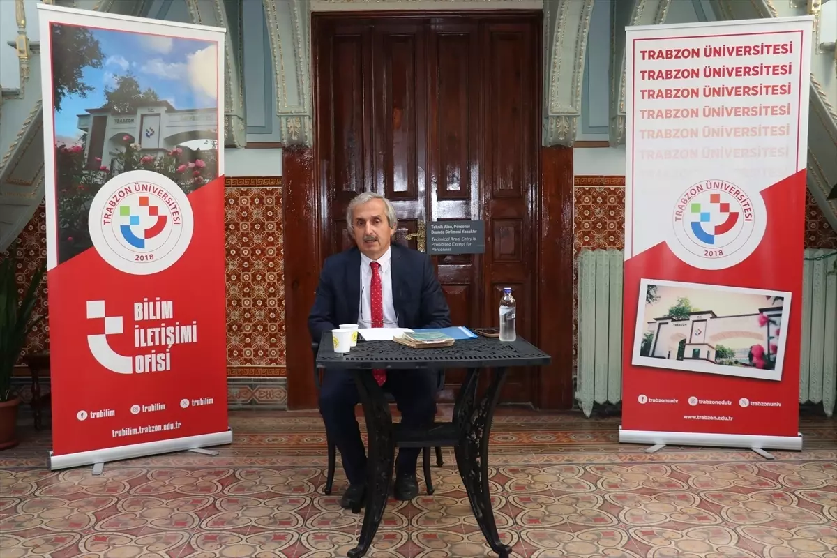 Trabzon Üniversitesinde 'Kendi Gök Kubbemiz Yahya Kemal' Programı Düzenlendi