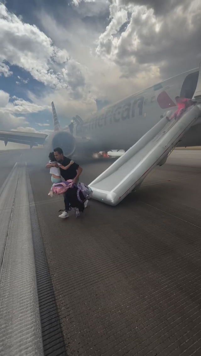 Panic on the plane: Mysterious smell changed the route, 5 people were taken to the hospital