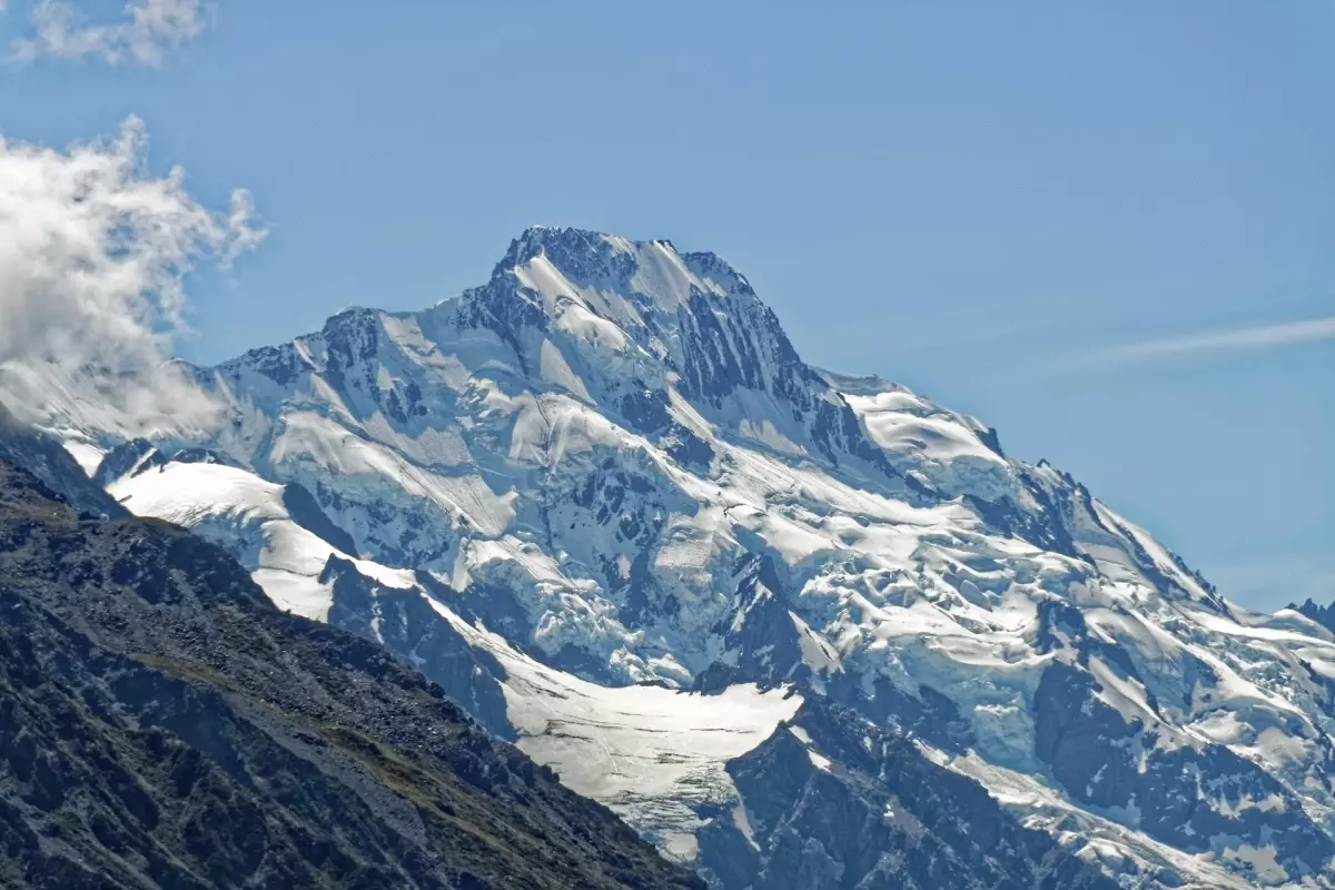Yeni Zelanda'da Cook Dağı'nda 2 dağcı hayatını kaybetti