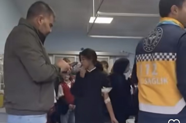 Bingöl'de 120 öğrenci okul yemeğinden zehirlendi Bingöl'de 120 öğrenci okul yemeğinden zehirlendi