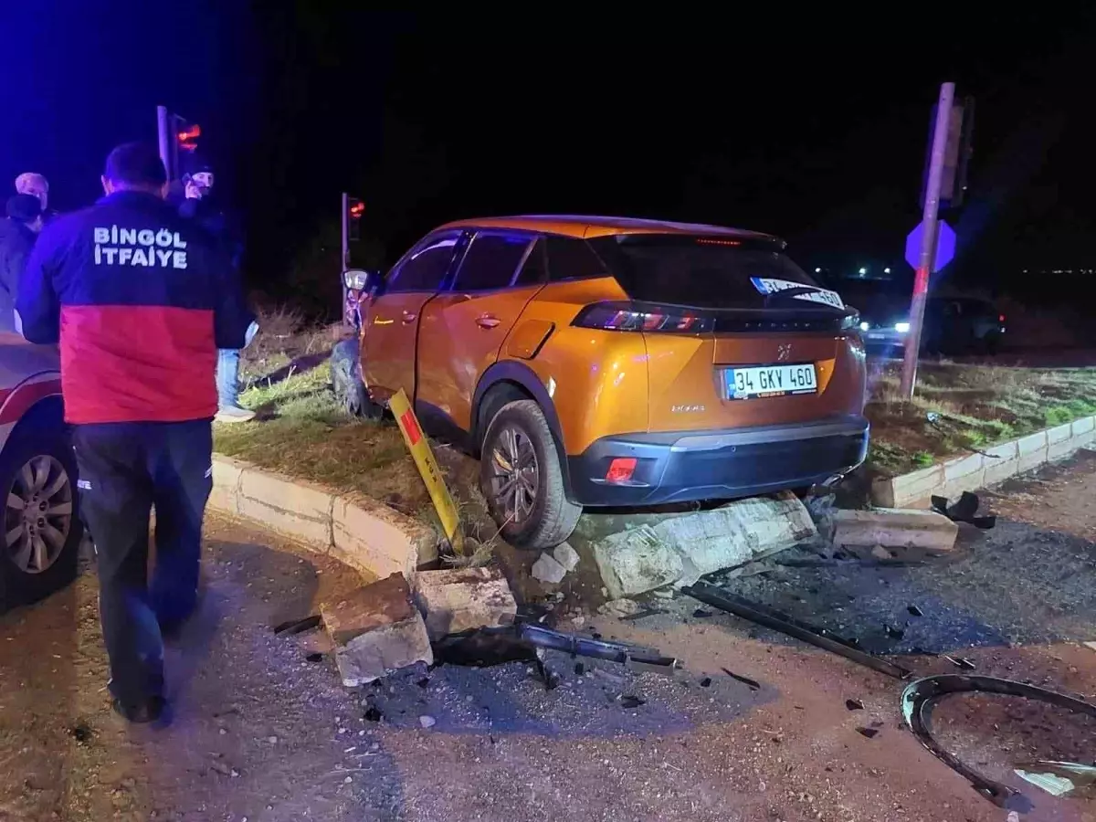 Bingöl'de Trafik Kazası: 4 Yaralı