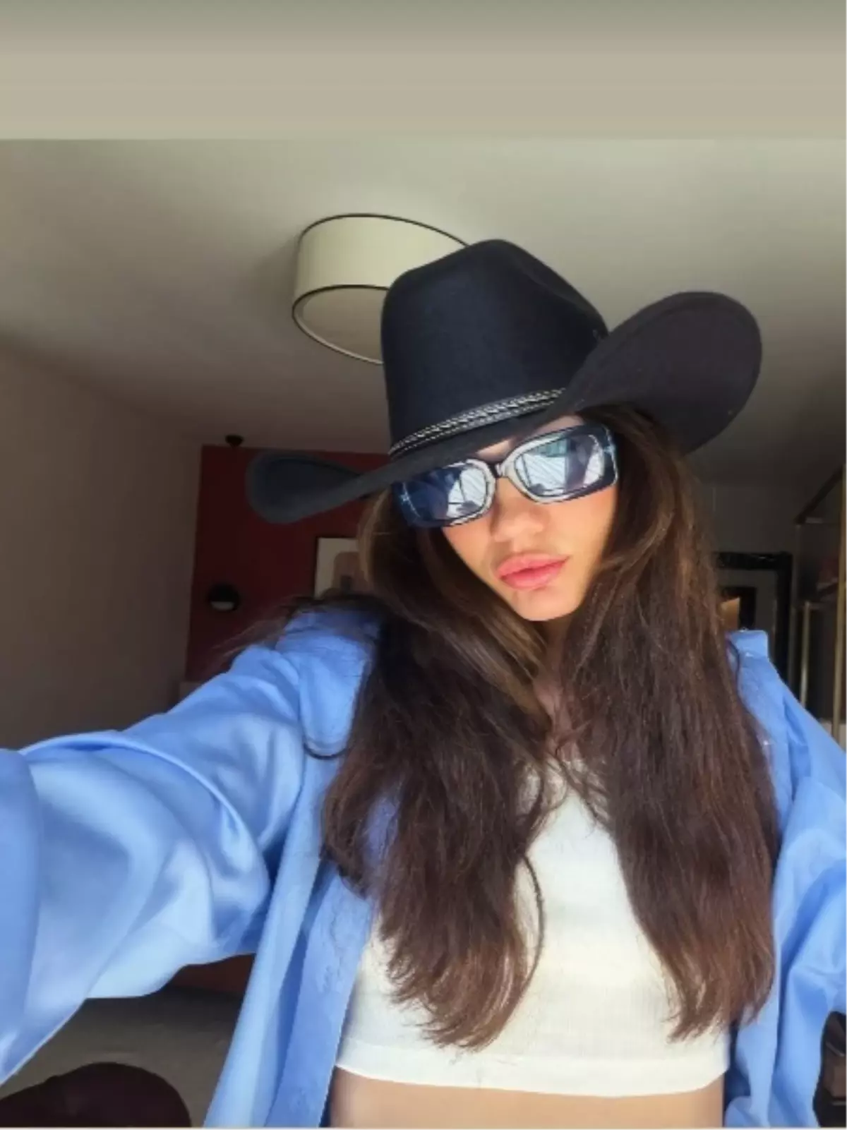 Demet Özdemir, Eşref Rüya ile Gündemde Kalıyor