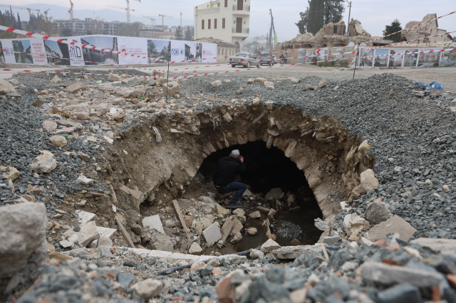 It emerged with the earthquake! They lived on it for years without knowing