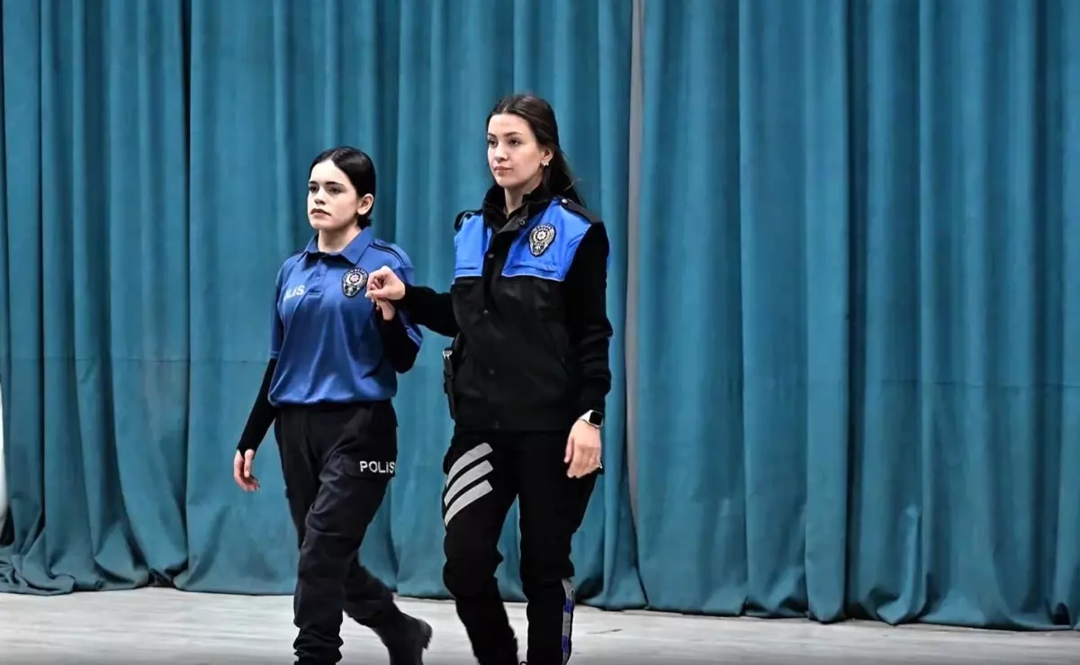 Hakkari'de Kadına Yönelik Şiddete Karşı Farkındalık Etkinlikleri