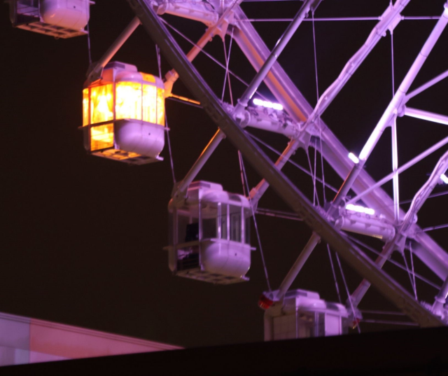 20 people trapped in the Ferris wheel due to a lightning strike in Japan were rescued