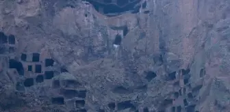 Öksüt Kalesi: 2000 Yıllık Tarihle Zamanın İzlerini Taşıyor