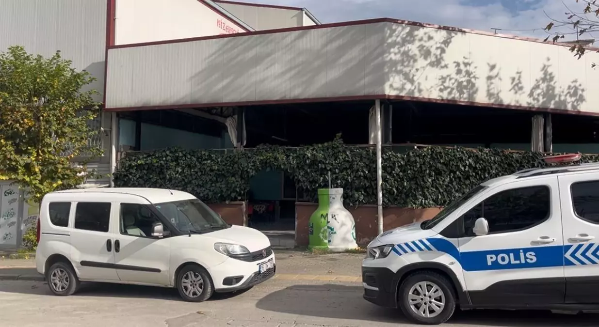 Bursa'da Kayınpeder ve Oğlu Eski Damatlarını Silahla Darp Edip Bıçakladı