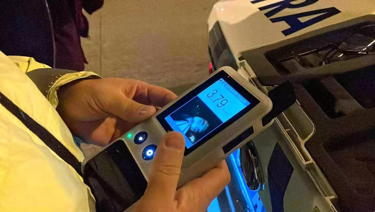 Alkol Testinde 'Çirkin Çıktım' Dedi: Elektrikli Bisiklet Sürücüsüne Ceza Kesildi