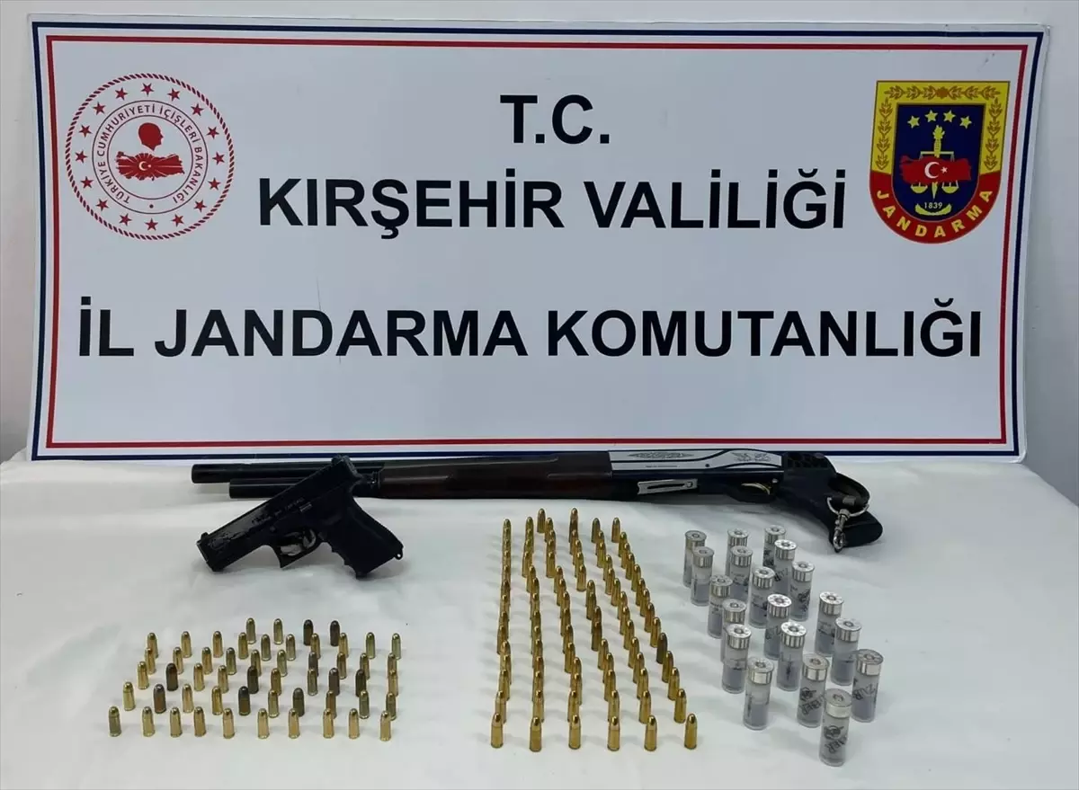 Kırşehir'de Ruhsatsız Ateşli Silahlar Ele Geçirildi