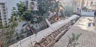 Mersin Tarsus'ta İçme Suyu Borusu Patladı, Sokaklar Su Bastı