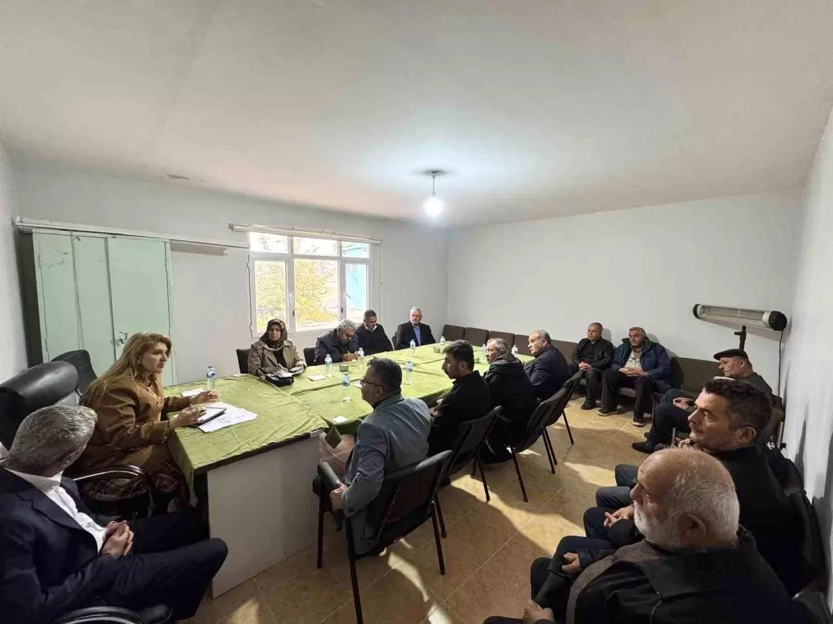 Ölmeztoprak'tan muhtarlarla istişare, hastanede umut buluşması ve öğretmenler günü programı