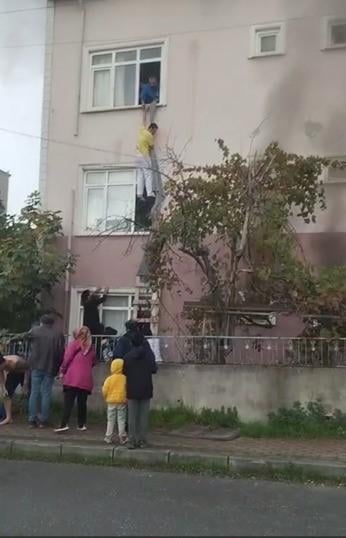 First he pulled a knife, then set the building on fire: Workers escaped by tying sheets to escape the flames