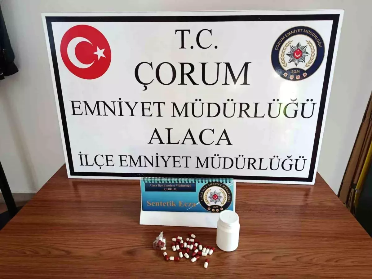 Çorum'da Polisin Düzenlediği Operasyonda Sentetik Ecza Hapı Ele Geçirildi
