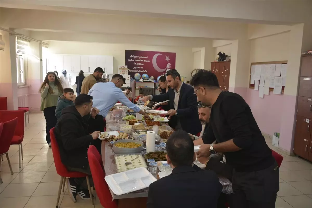 Silopi'de Gazze İçin Kermes Düzenlendi