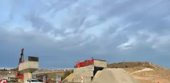 Uşak'ta Üst Geçit İnşaatında İş Kazası: Bir İşçi Hayatını Kaybetti